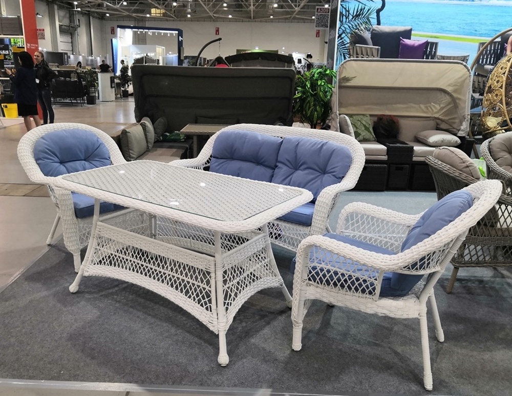 Обеденный комплект плетеной мебели из искусственного ротанга T130-LV520 White белый с синими подушками