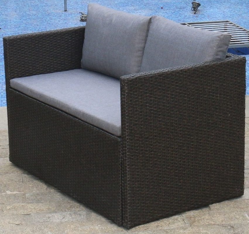Плетеный диван-трансформер из искусственного ротанга S330A-W63 Brown коричневый ротанг со столешницей из декинга