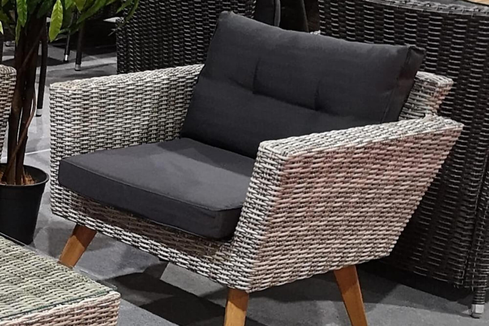 Плетеный комплект мебели из искусственного ротанга AFM-605G Grey с ножками из акации
